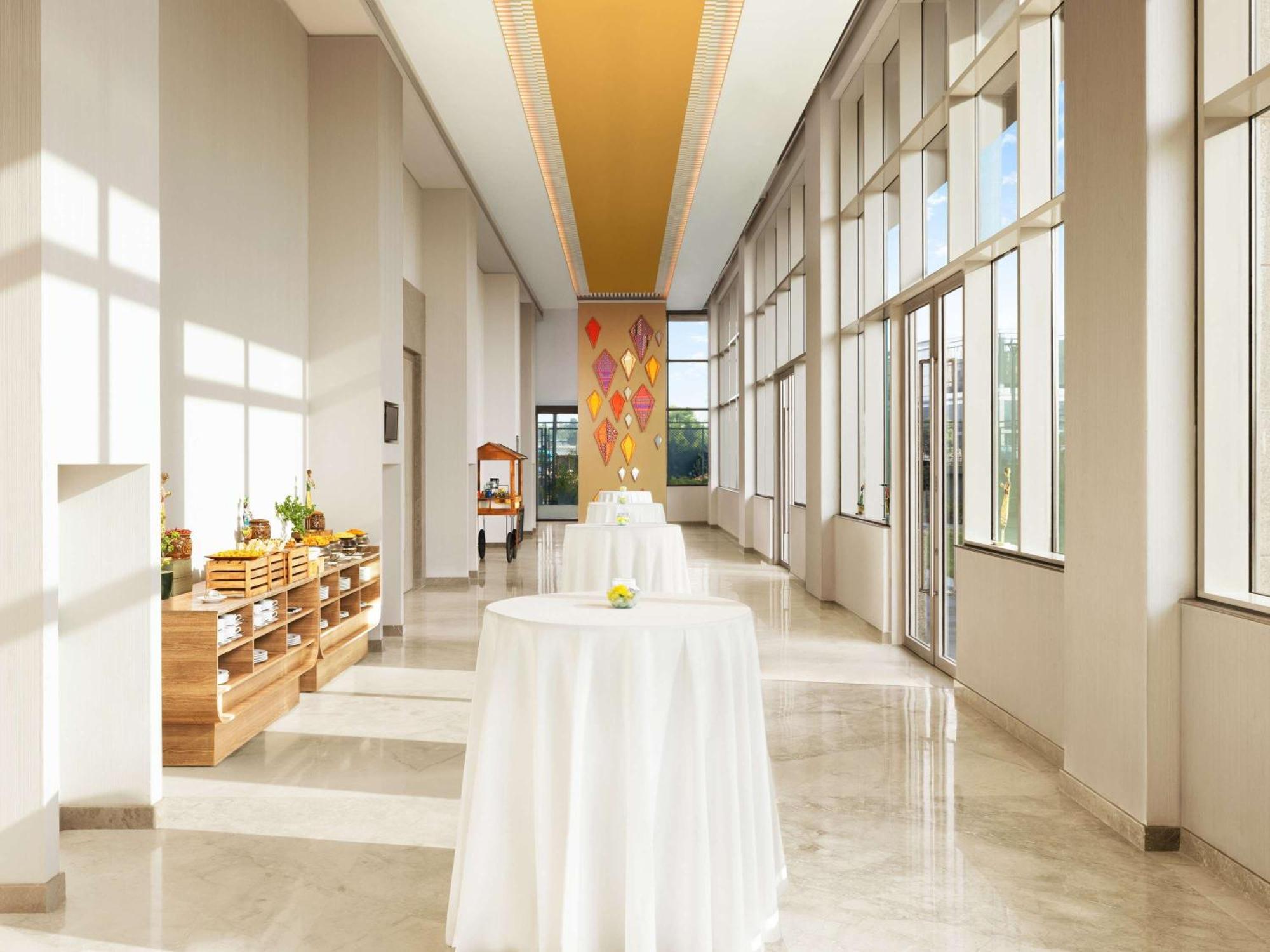 גנדהינאגר Grand Mercure Ahmedabad Gift City - An Accor Hotels Brand מראה חיצוני תמונה
