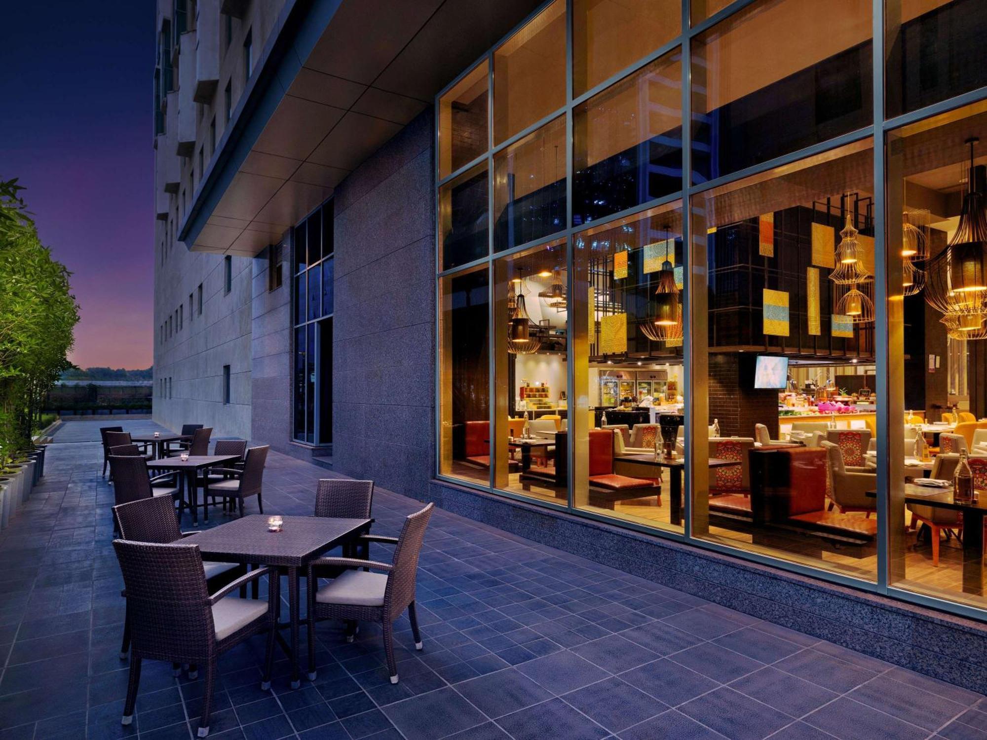 גנדהינאגר Grand Mercure Ahmedabad Gift City - An Accor Hotels Brand מראה חיצוני תמונה