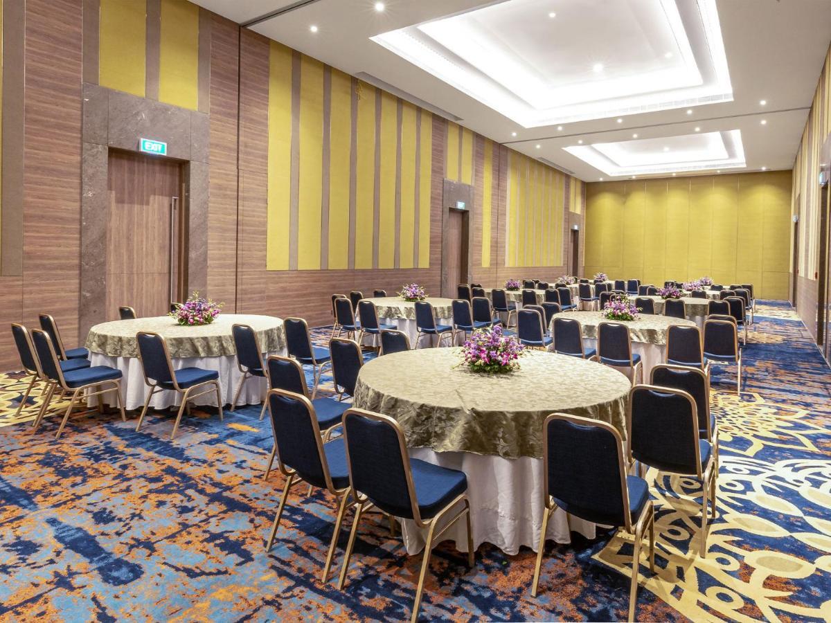 גנדהינאגר Grand Mercure Ahmedabad Gift City - An Accor Hotels Brand מראה חיצוני תמונה